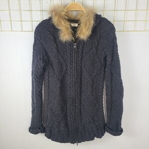 L'AGENCE Extra-Fine Merino Wool Raccoon Collar Cable-Knit Chunky Hood …